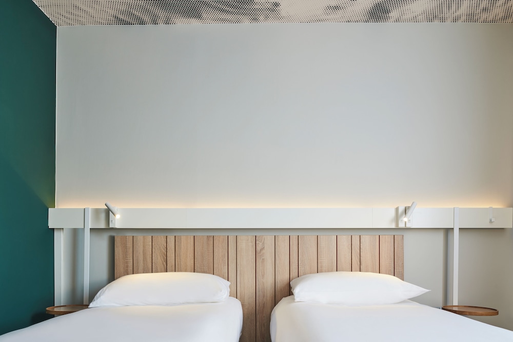 Habitación estándar, 2 camas individuales del hotel Ibis Clamart Paris Velizy. Foto 1