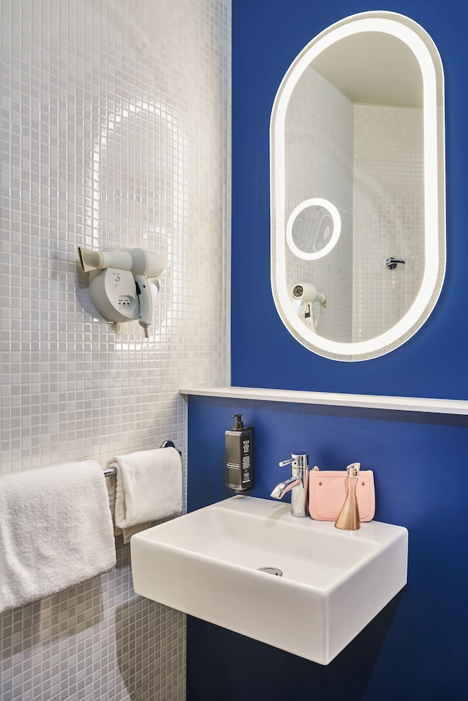 Habitación estándar, 2 camas individuales del hotel Ibis Clamart Paris Velizy. Foto 3