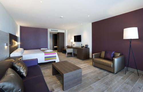 Suite Junior con vistas al mar del hotel Medplaya Hotel Pez Espada