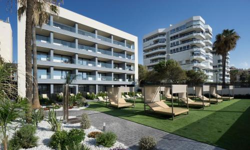 Junior suite Vista Mar Balcón o Terraza 1 Cama queen 2 sofás camas del hotel Medplaya Hotel Pez Espada. Foto 6