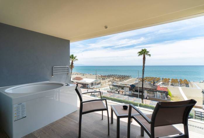 Junior suite Frente Playa del hotel Medplaya Hotel Pez Espada. Foto 8