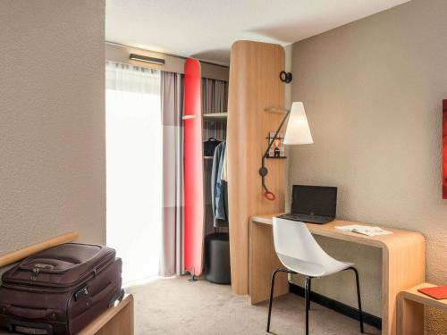 Habitación Doble Estándar del hotel Ibis Gare Montparnasse 15eme. Foto 1