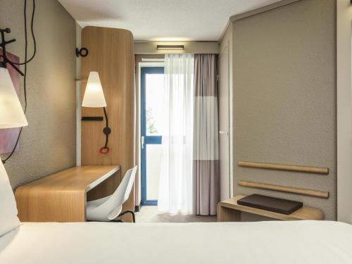 Habitación Doble Estándar del hotel Ibis Gare Montparnasse 15eme. Foto 5