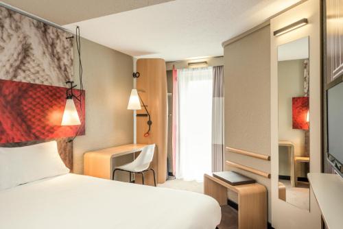 Habitación Doble Estándar del hotel Ibis Gare Montparnasse 15eme. Foto 7