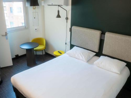 Habitación Doble Estándar del hotel Ibis Nice Centre Gare. Foto 1