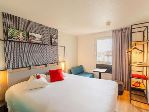 Habitación estándar con 1 cama doble y 1 cama individual del hotel Ibis Paris Porte De Vanves Parc Des Expositions
