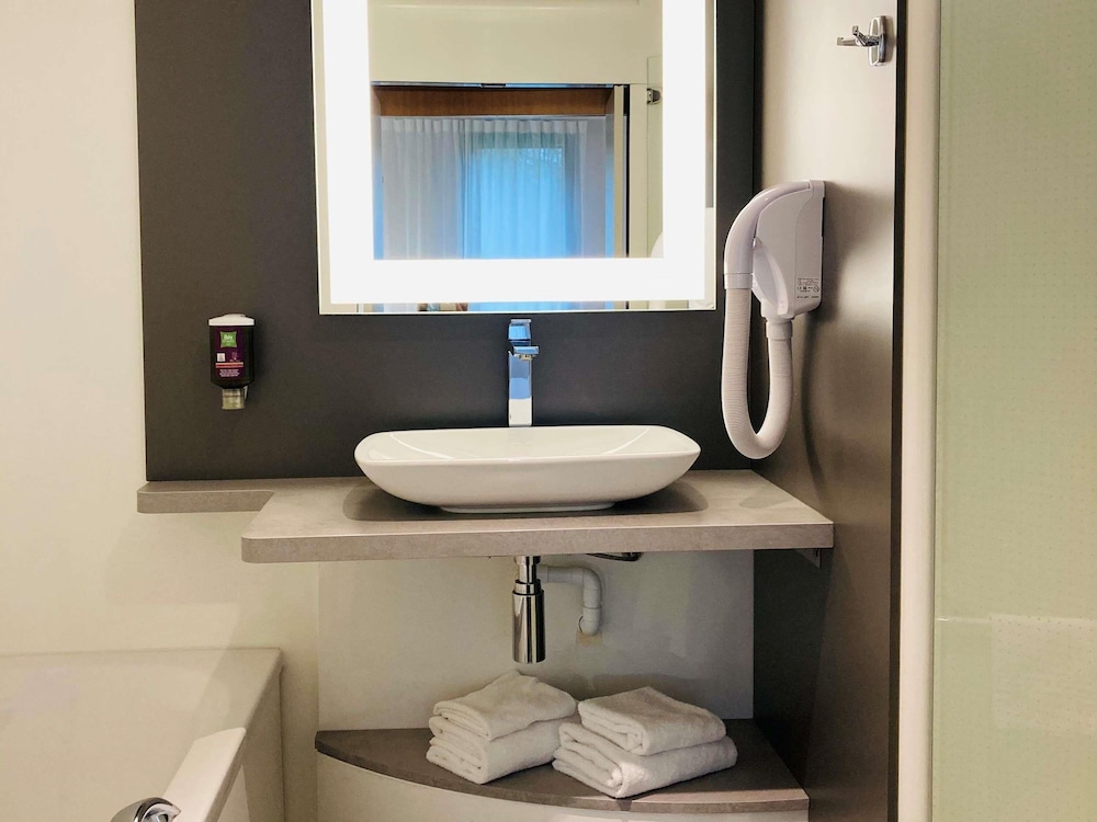 Habitación Standard con dos camas individuales del hotel Ibis Styles Lille Aeroport. Foto 8