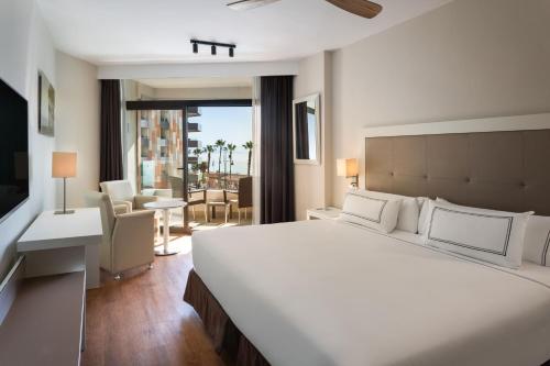 Habitación Meliá con vistas al mar del hotel Melia Costa del Sol. Foto 1