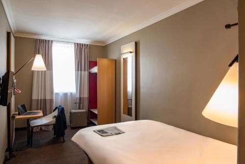 Habitación Individual Estándar del hotel Ibis Tour Montparnasse 15eme. Foto 2