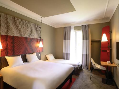 Habitación Triple con 1 cama doble y 1 sofá cama del hotel Ibis Tour Montparnasse 15eme