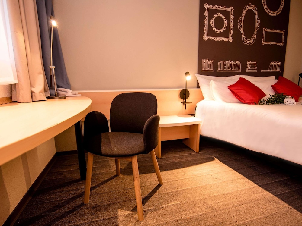 Habitación superior, 1 cama doble del hotel Ibis Poznań Stare Miasto. Foto 1