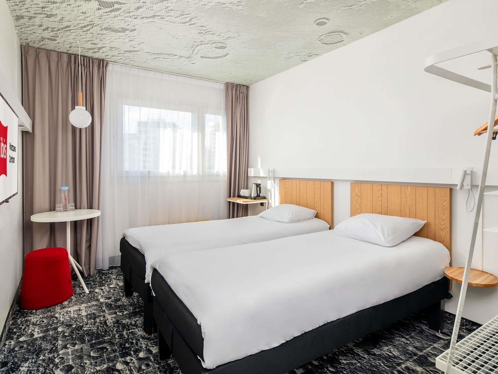 Habitación doble para 1 o 2 personas del hotel Ibis Warszawa Centrum. Foto 2