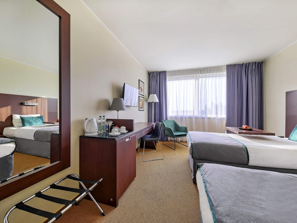 Habitación Classic Twin con 2 camas individuales del hotel Mercure Warszawa Airport