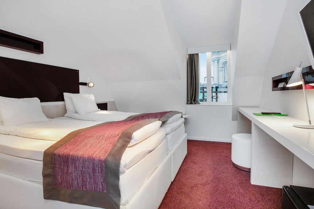 Habitación Doble Estándar del hotel Ibis Styles Stockholm Odenplan. Foto 2