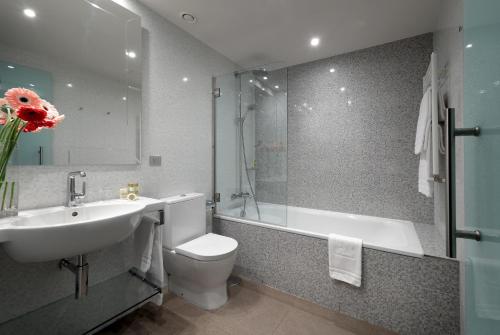 Habitación Doble Superior del hotel Eurostars Plaza Mayor. Foto 1
