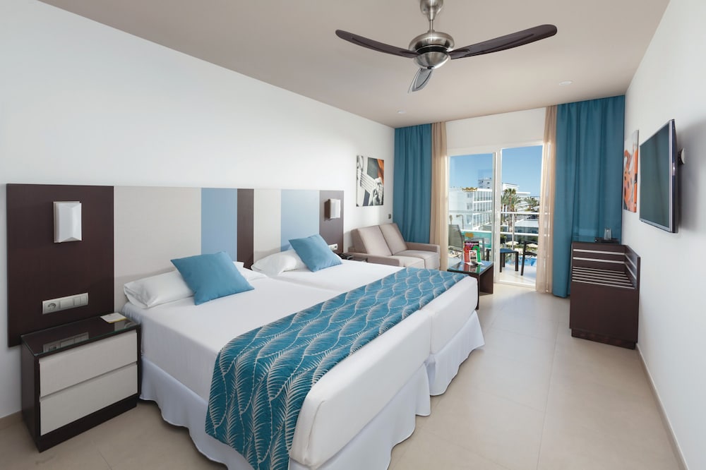 Habitación doble, balcón, vistas parciales al mar (Sofa Bed) del hotel Riu Costa Del Sol All Inclusive