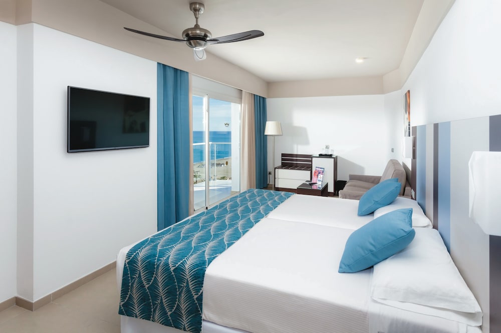Suite junior, balcón, vistas al mar del hotel Riu Costa Del Sol All Inclusive