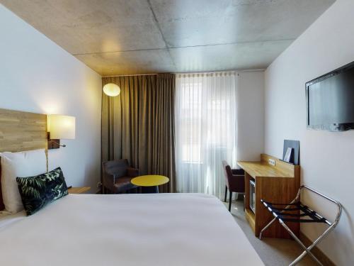 Habitación Doble Clásica del hotel Mercure Poitiers Centre. Foto 2