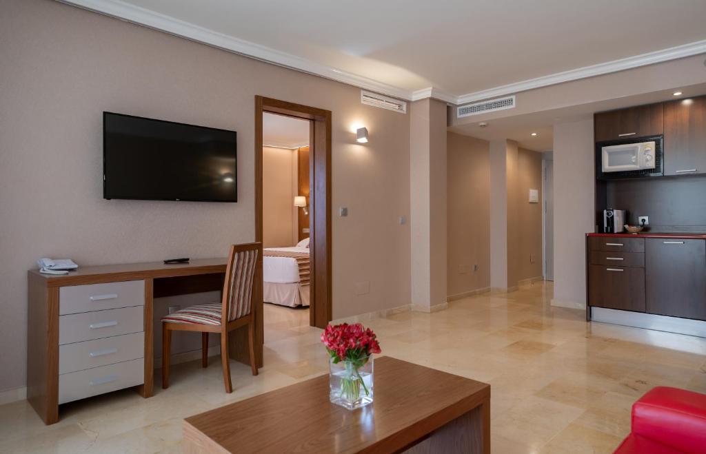 Junior suite Premium del hotel MS Aguamarina Suites. Foto 3