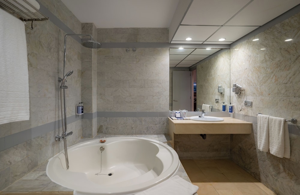 Junior Suite Relax (sin vistas) del hotel MS Aguamarina Costa del Sol. Foto 4