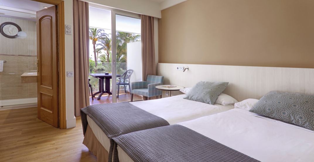 Habitación doble Vista Piscina del hotel Sol Torremolinos-Don Pedro. Foto 6