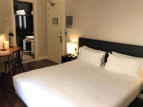Habitación Doble Estándar - 1 o 2 camas del hotel Sardinero Madrid. Foto 3