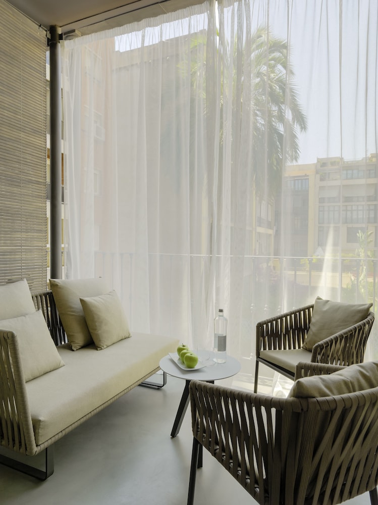 Habitación superior, terraza del hotel H10 Urquinaona Plaza