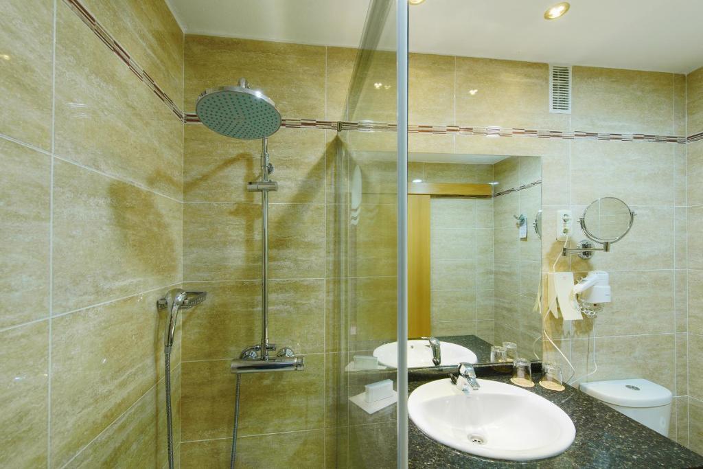 Habitación familiar del hotel Sol Torremolinos-Don Pablo. Foto 1