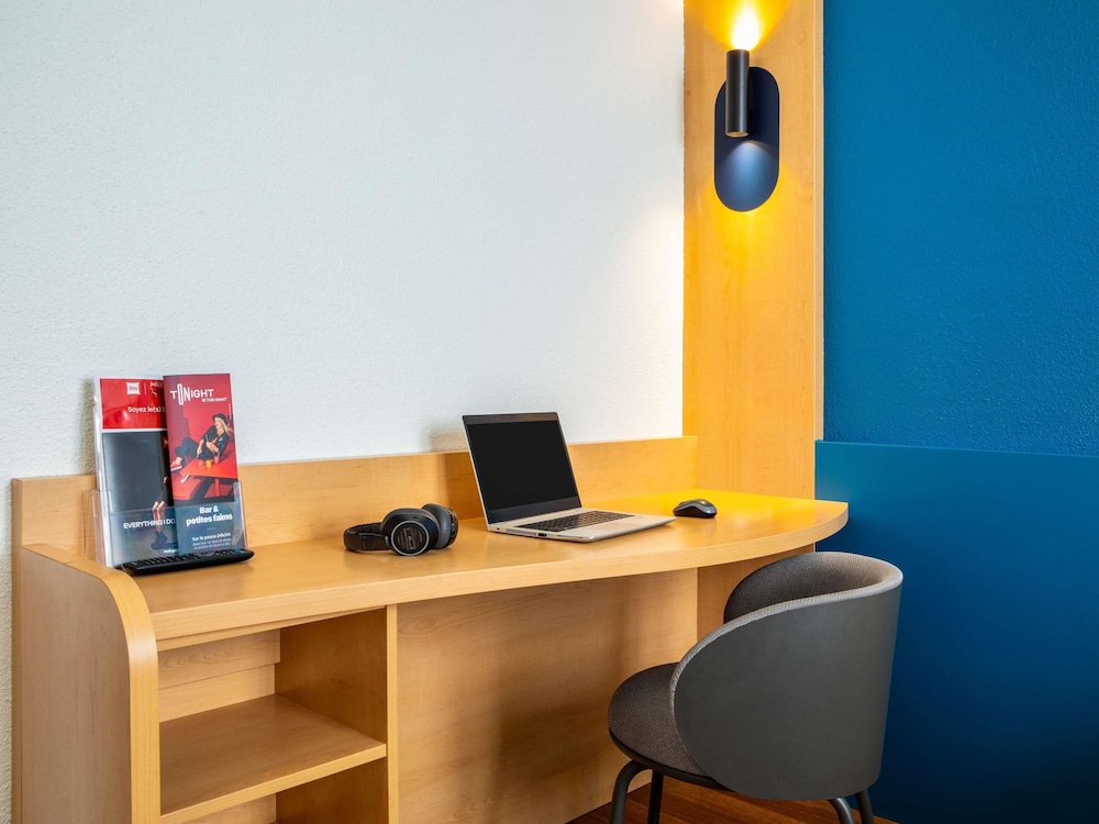 Habitación estándar, 2 camas individuales del hotel Ibis Paris Ornano Montmartre Nord 18ème. Foto 2