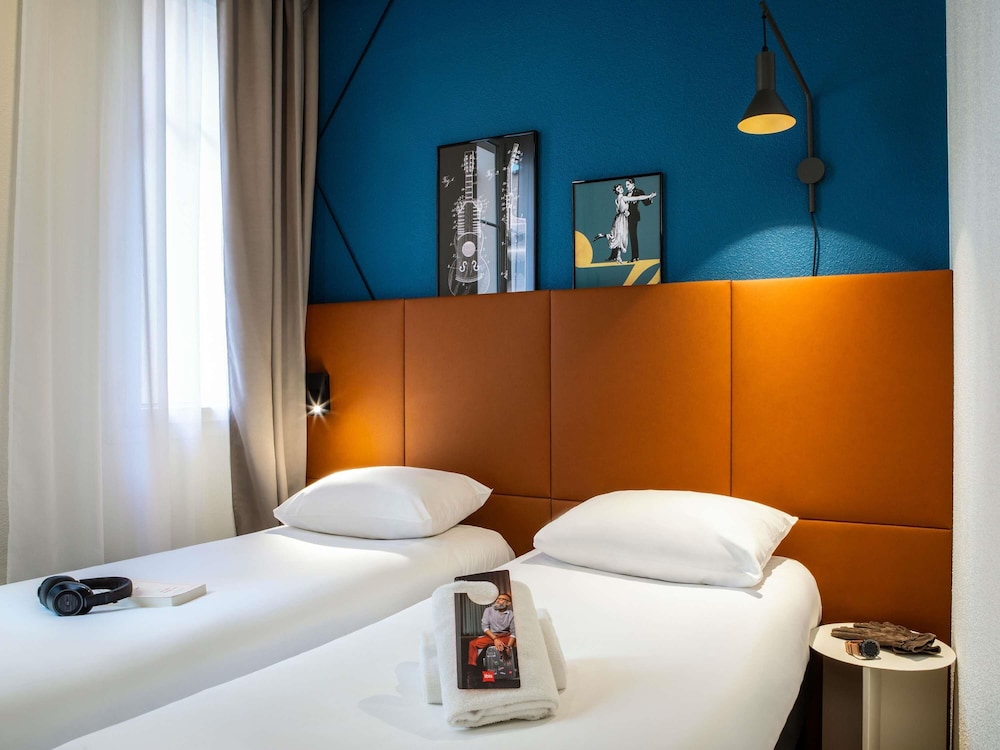 Habitación estándar, 2 camas individuales del hotel Ibis Paris Ornano Montmartre Nord 18ème. Foto 4