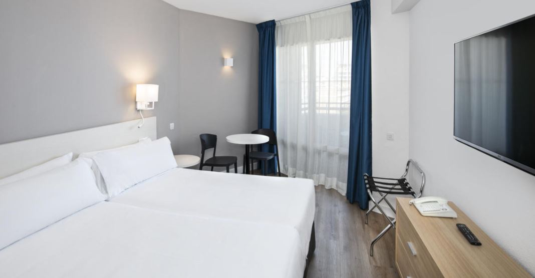 Estudio del hotel Sol Puerto Marina. Foto 1