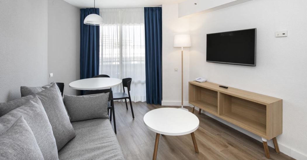 Apartamento 2 habitaciones del hotel Sol Puerto Marina. Foto 2