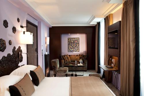 Suite Junior Triple del hotel Les Jardins De La Villa Hotel