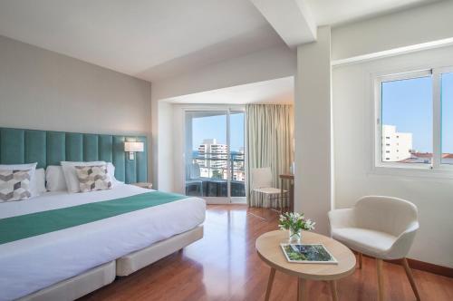 Suite Junior del hotel Costa Málaga by Pierre & Vacances. Foto 9