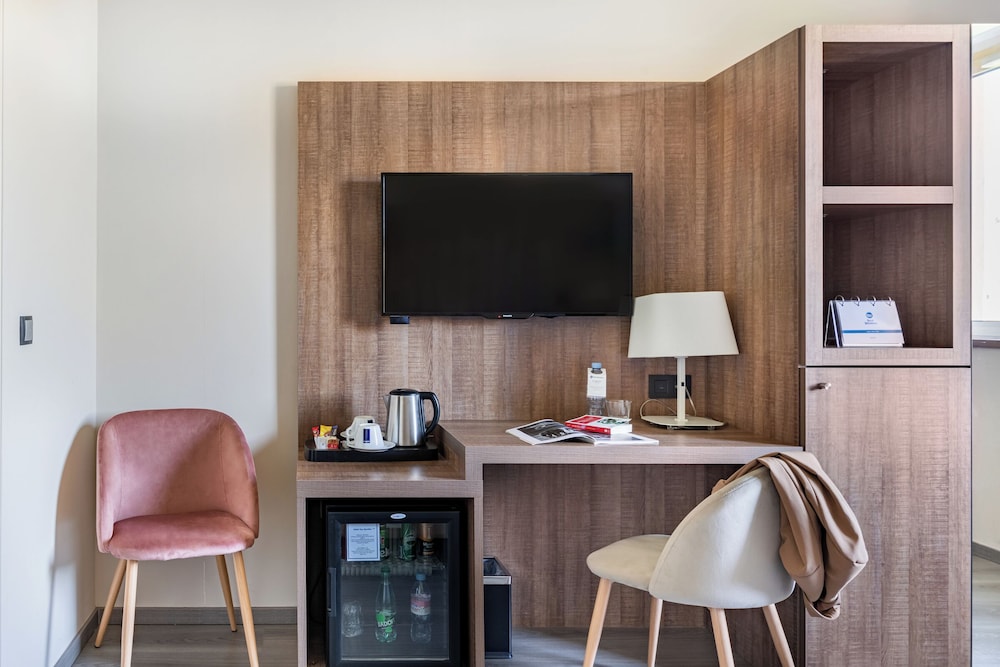 Habitación estándar con 2 camas individuales del hotel ibis Styles Lyon Sud Brignais. Foto 2