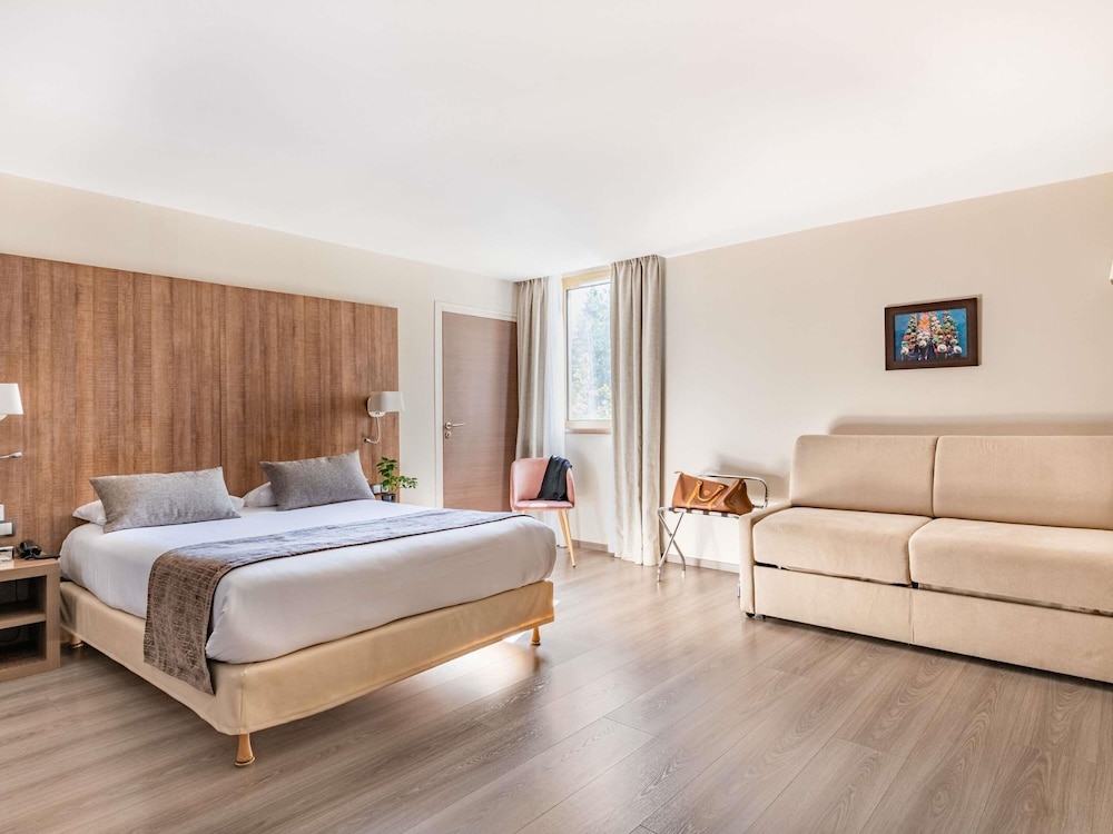 Habitación Familiar con 1 cama doble y 1 sofá - cama doble del hotel ibis Styles Lyon Sud Brignais