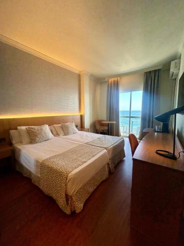 Habitación Doble con vistas al mar del hotel Santa Rosa. Foto 4