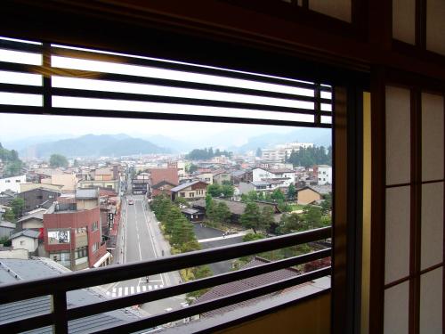 Habitación Estándar de estilo japonés con vistas a la ciudad del hotel Honjin Hiranoya Kofukan. Foto 4