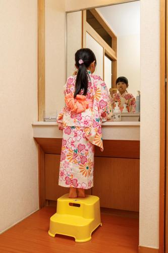 Habitación Superior de estilo japonés con vistas al río del hotel Honjin Hiranoya Kofukan. Foto 10