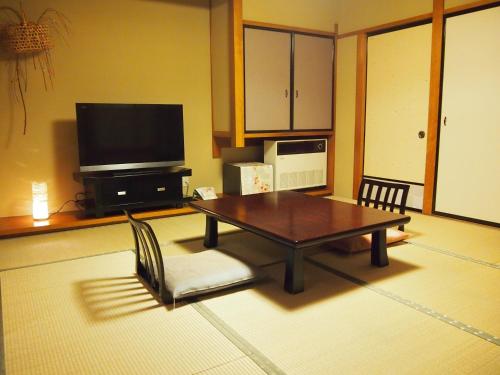 Habitación Doble Estándar de estilo japonés - 2 camas - No fumadores del hotel Oyado Koto No Yume. Foto 10