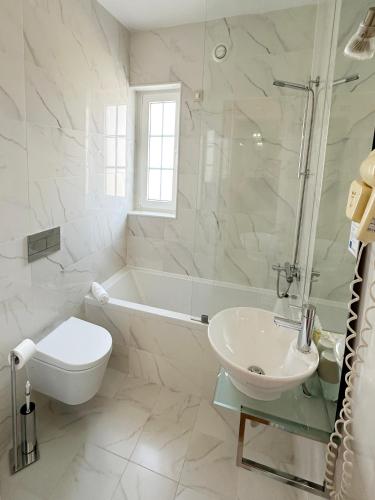 Habitación Triple del hotel João Padeiro