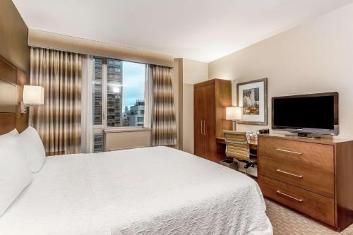 Habitación con cama extragrande y vistas a la ciudad - No fumadores del hotel Hampton Inn Manhattan Grand Central. Foto 2