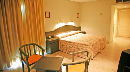 Habitación doble del hotel Ele La Perla. Foto 3