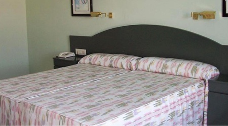 Habitación doble del hotel Ele La Perla. Foto 4