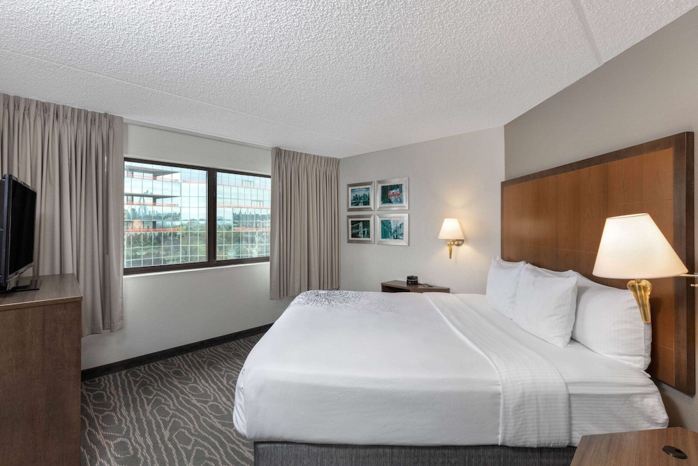 Suite, 1 cama de matrimonio grande, no fumadores del hotel La Quinta Inn & Suites by Wyndham Secaucus Meadowlands