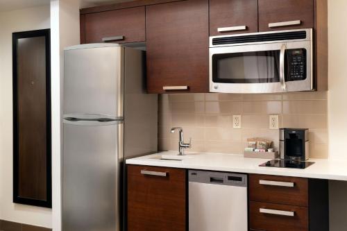 Estudio Deluxe con cama grande del hotel Residence Inn NY by Marriot Manhattan Midtown East. Foto 1