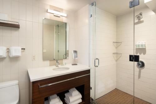 Estudio Deluxe con cama grande del hotel Residence Inn NY by Marriot Manhattan Midtown East. Foto 5