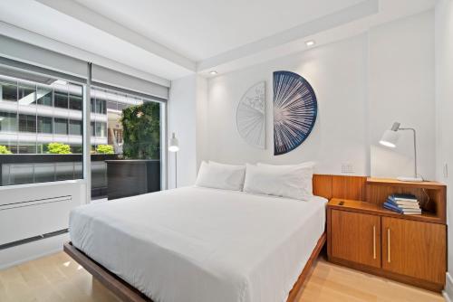 Suite Lujo Balcón o Terraza 1 Cama super king del hotel The Gotham Hotel. Foto 2