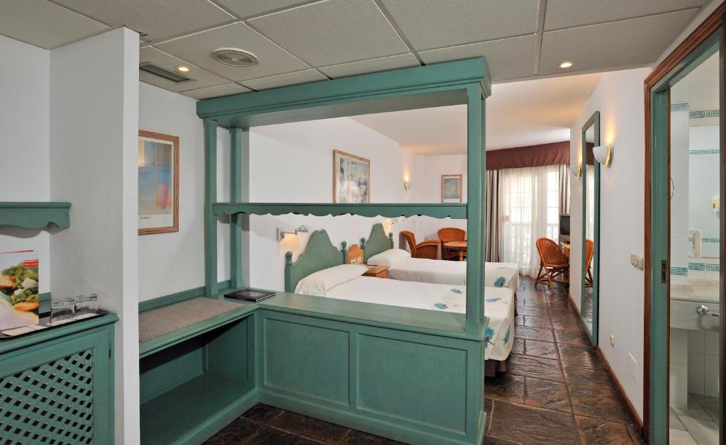 Habitación doble Vista Parcial Mar Comunicada del hotel Sol Los Fenicios
