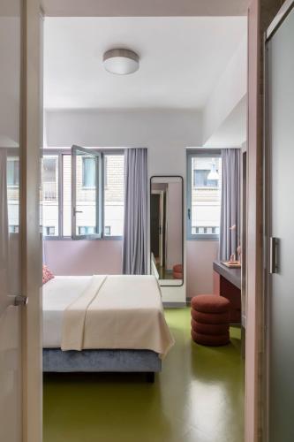 Habitación Doble Estándar del hotel Moderno Roma. Foto 6